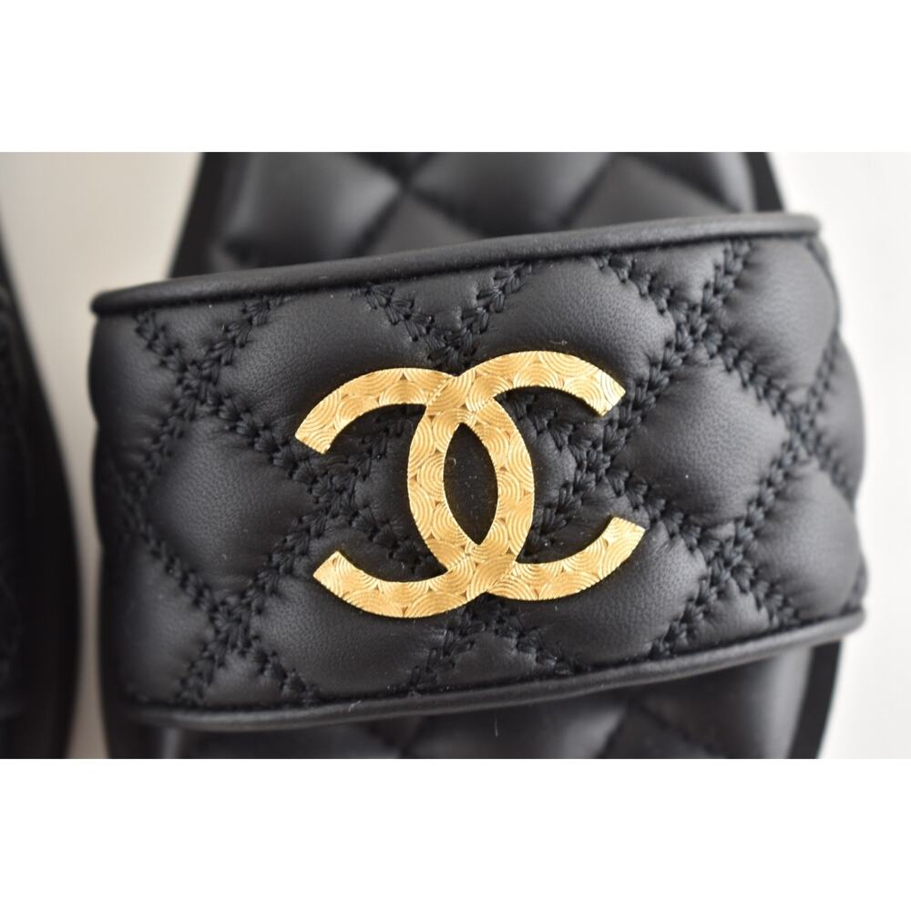 Chanel REV Black Quilted Leather Gold Logo Mule Slide Sandal Flip Flop Flat 35 - Picture 11 of 16